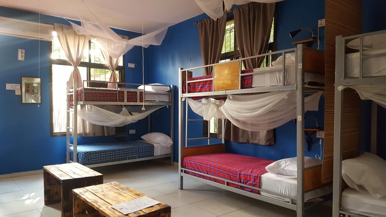 Hunch Backpackers Hostel Dar es Salaam Bagian luar foto