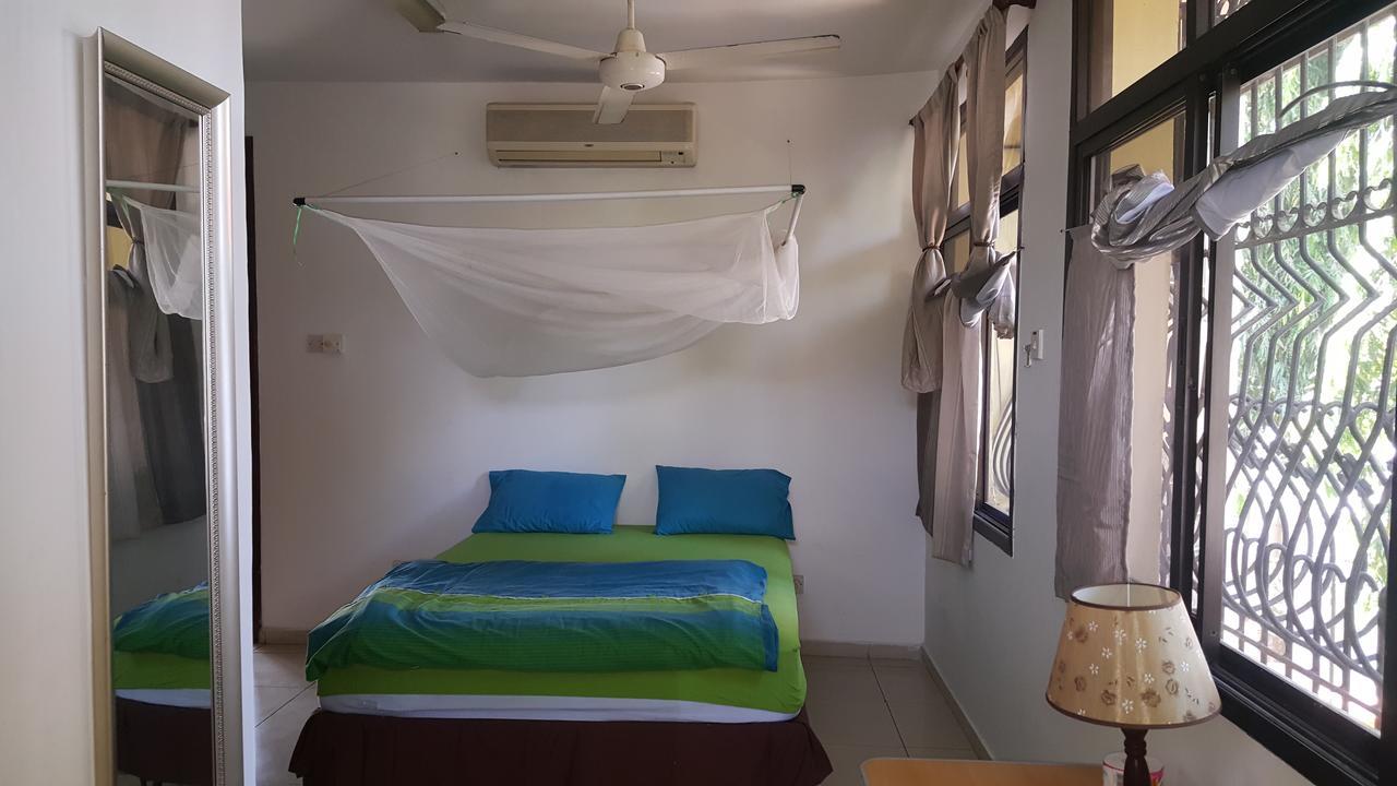 Hunch Backpackers Hostel Dar es Salaam Bagian luar foto