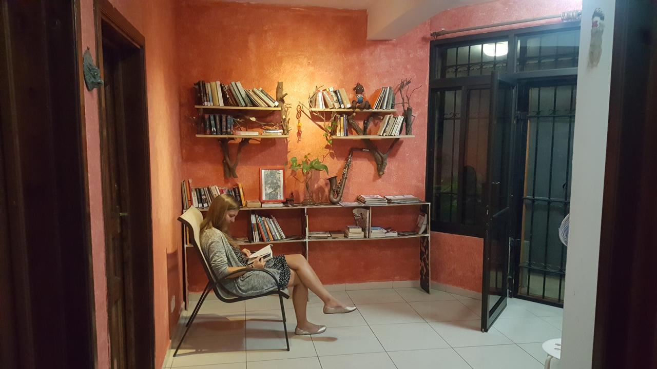 Hunch Backpackers Hostel Dar es Salaam Bagian luar foto